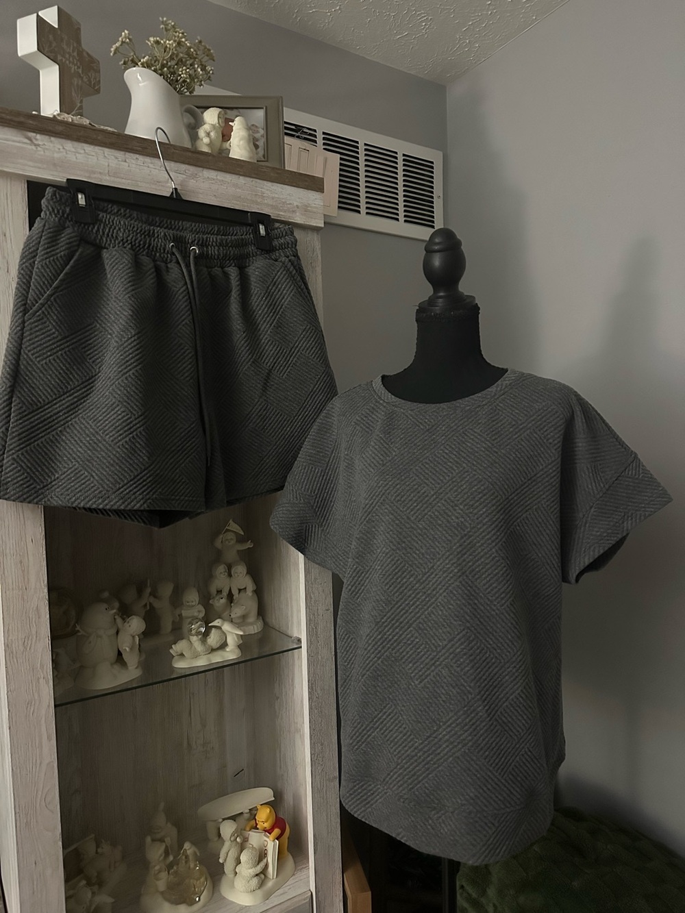2 pc Women's Charcoal Textured Pull-On Athletic Shorts & Top